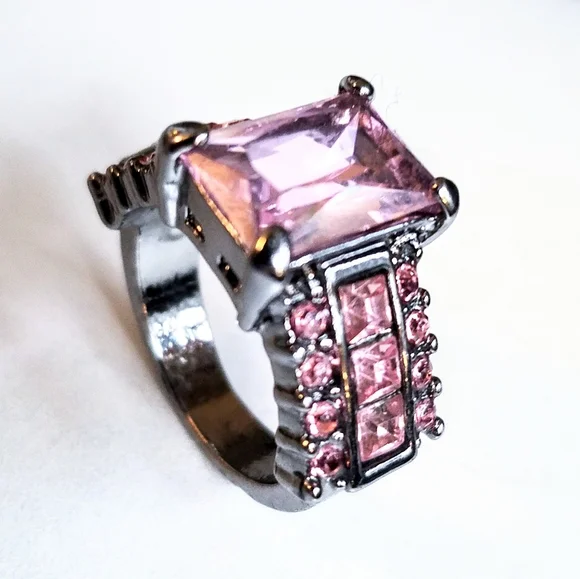 Pink Saphire Emerald cut gemstone, gunmetal ring size 6, PRICE REDUCED! - Picture 12 of 13